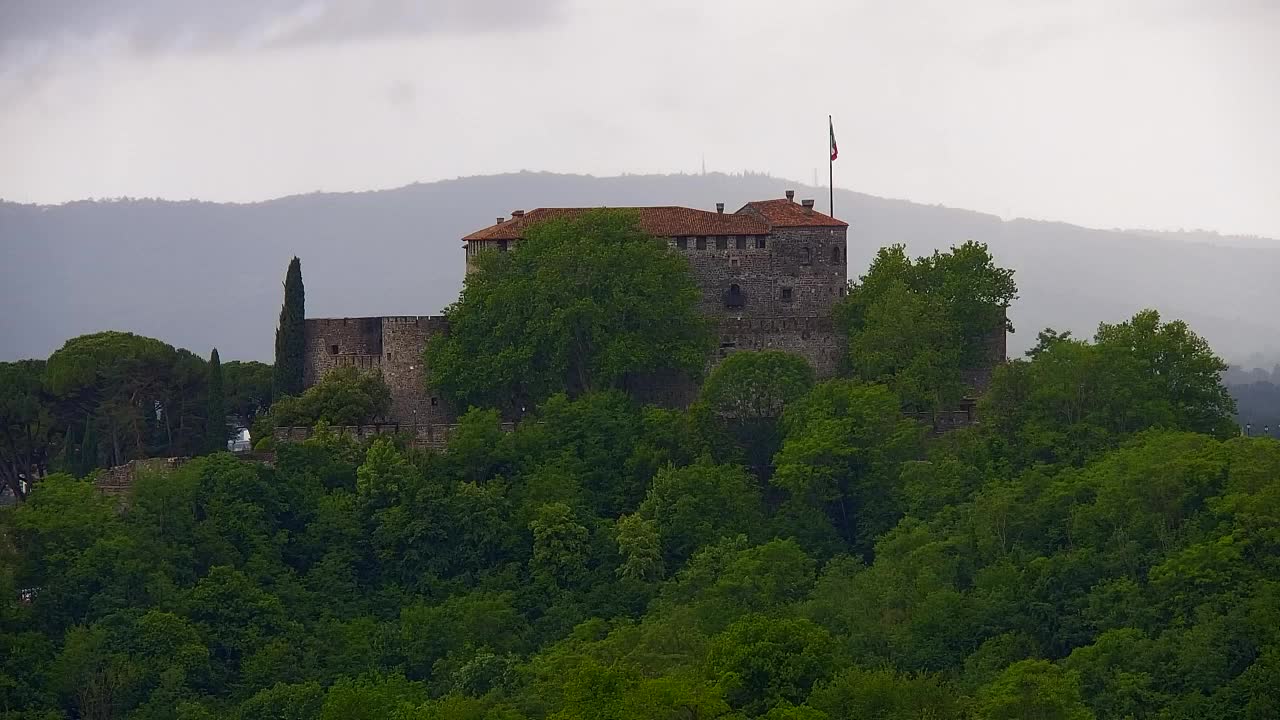 Nova Gorica i Gorica: Prekrasan Pogled iz Franjevačkog Samostana Kostanjevica