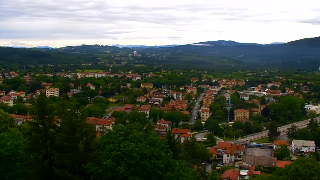 Nova Gorica y Gorizia: Impresionantes Vistas desde el Monasterio Franciscano de Kostanjevica