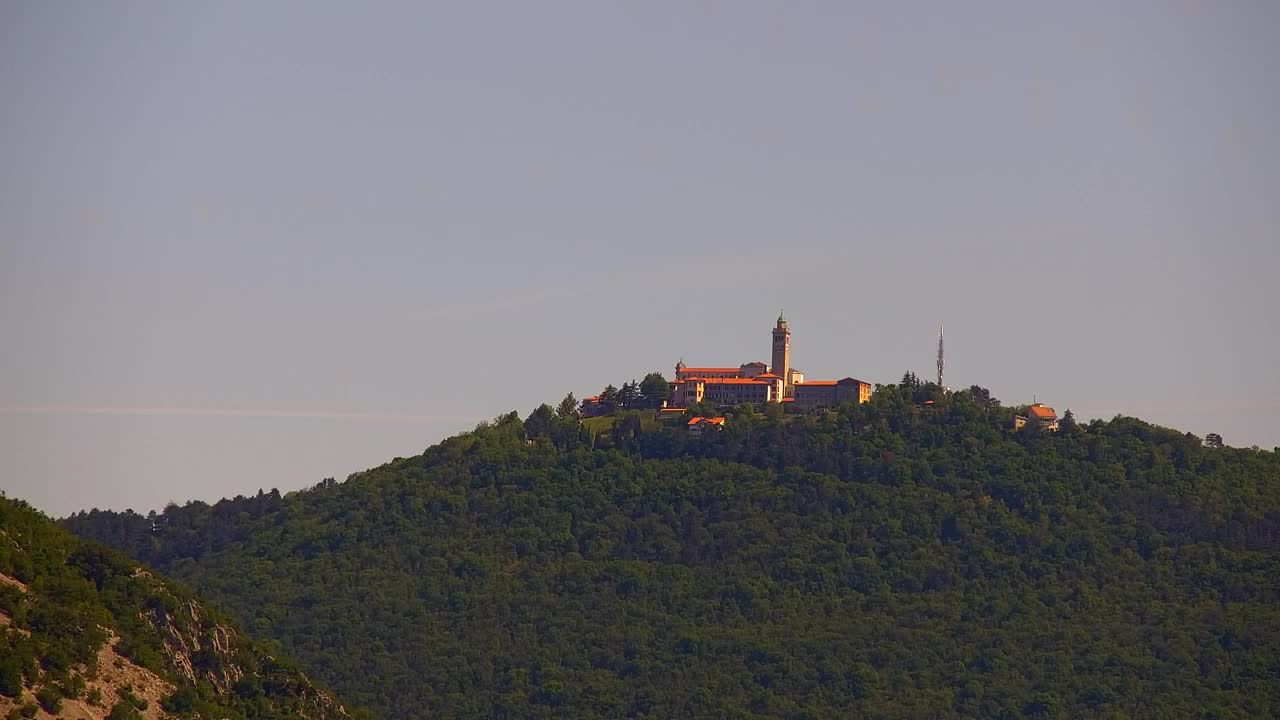 Nova Gorica e Gorizia: Panorama Mozzafiato dal Convento Francescano di Castagnevizza