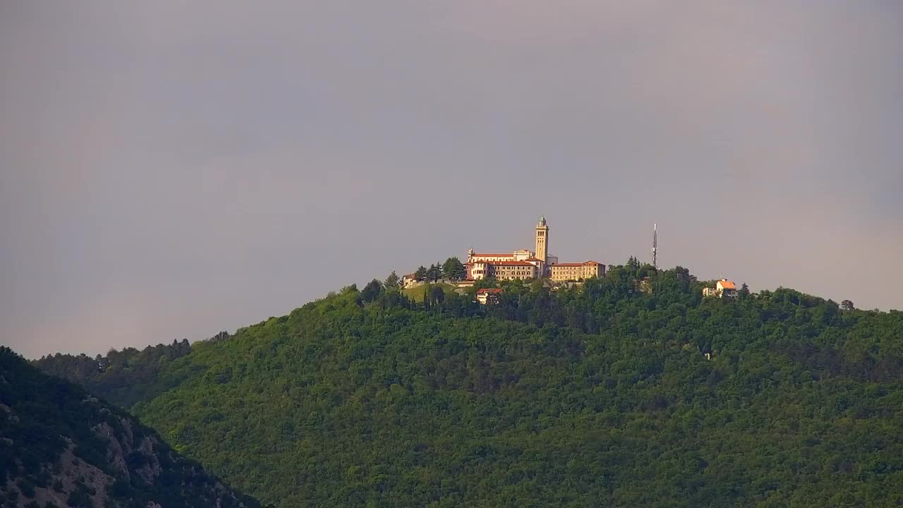 Nova Gorica i Gorica: Prekrasan Pogled iz Franjevačkog Samostana Kostanjevica