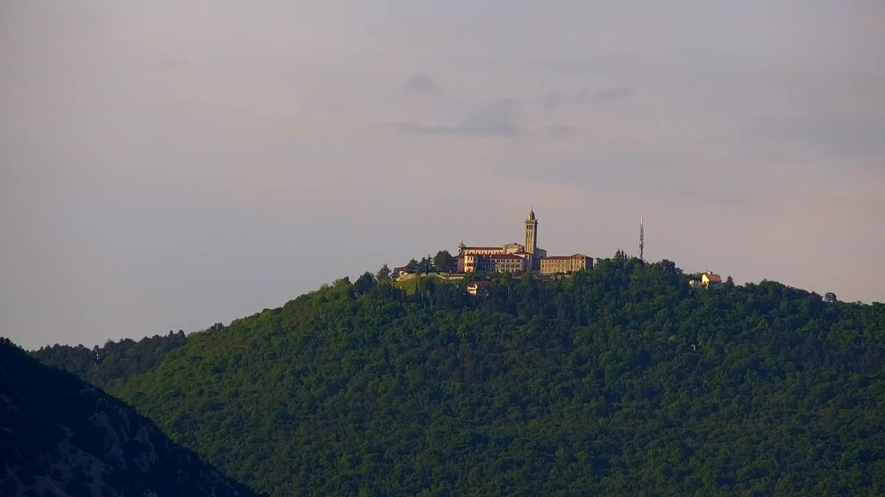 Nova Gorica e Gorizia: Panorama Mozzafiato dal Convento Francescano di Castagnevizza