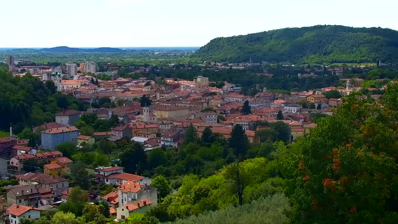 Nova Gorica y Gorizia: Impresionantes Vistas desde el Monasterio Franciscano de Kostanjevica