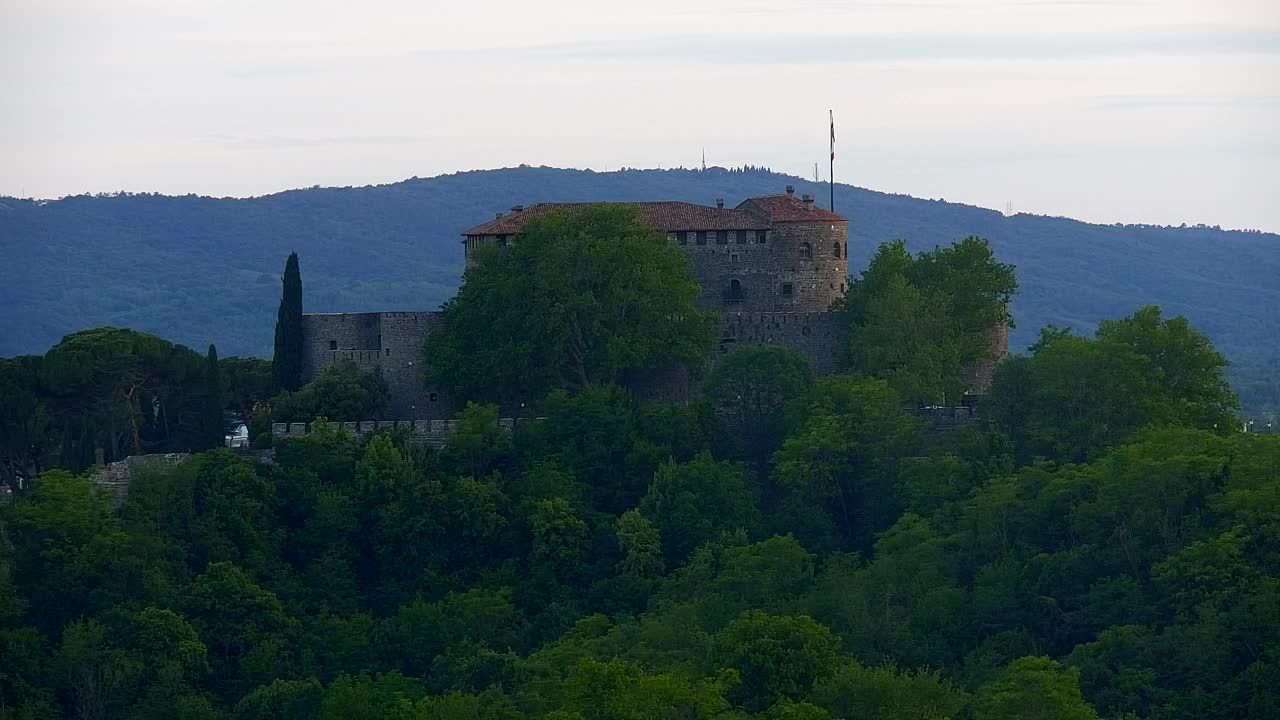 Nova Gorica i Gorica: Prekrasan Pogled iz Franjevačkog Samostana Kostanjevica