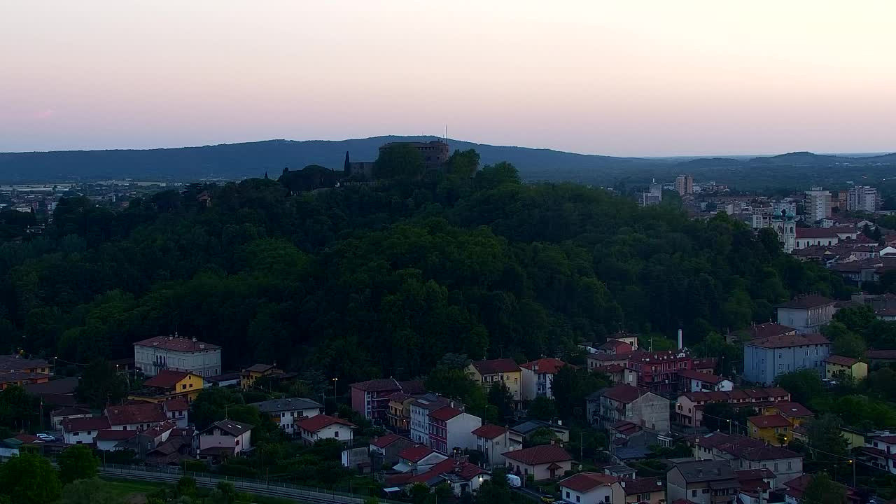 Nova Gorica i Gorica: Prekrasan Pogled iz Franjevačkog Samostana Kostanjevica