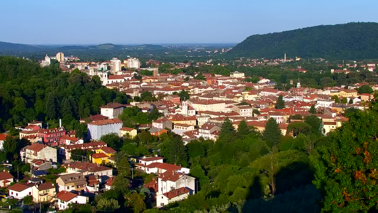 Nova Gorica e Gorizia: Panorama Mozzafiato dal Convento Francescano di Castagnevizza