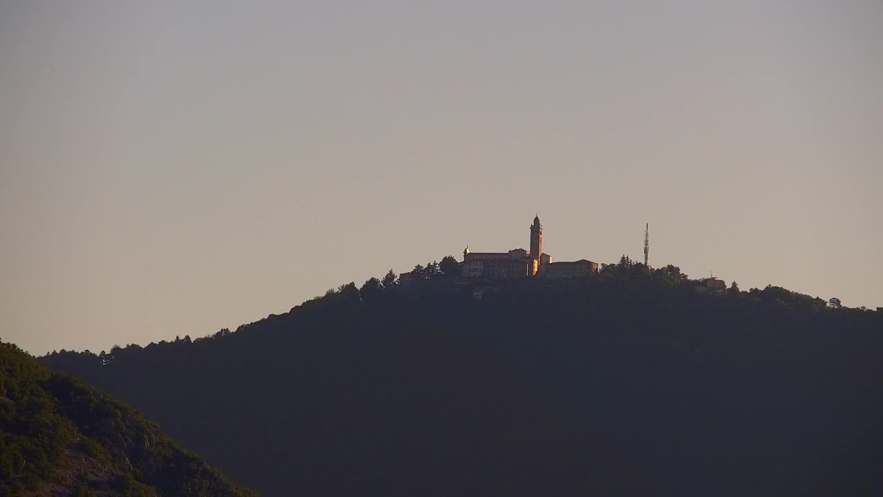 Nova Gorica e Gorizia: Panorama Mozzafiato dal Convento Francescano di Castagnevizza