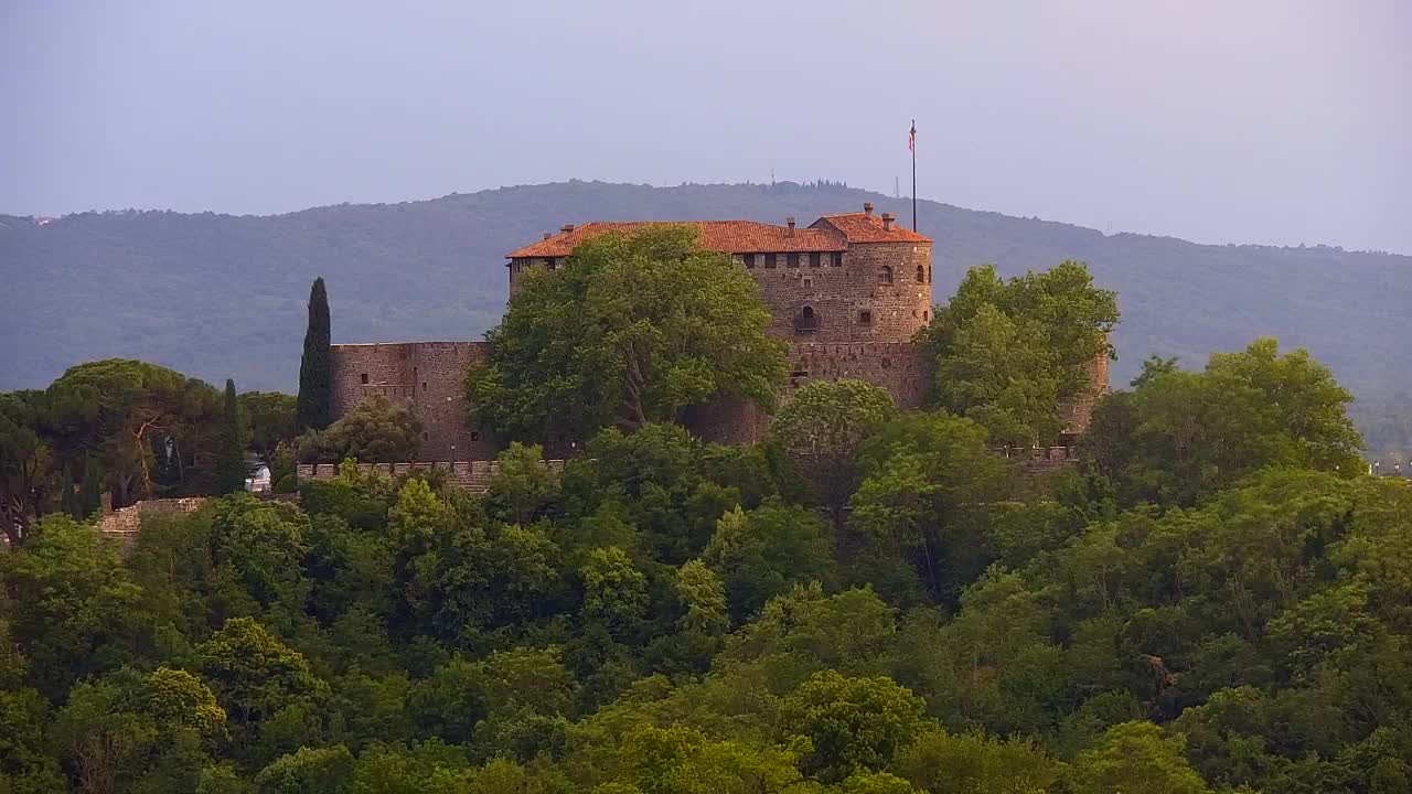 Nova Gorica e Gorizia: Panorama Mozzafiato dal Convento Francescano di Castagnevizza
