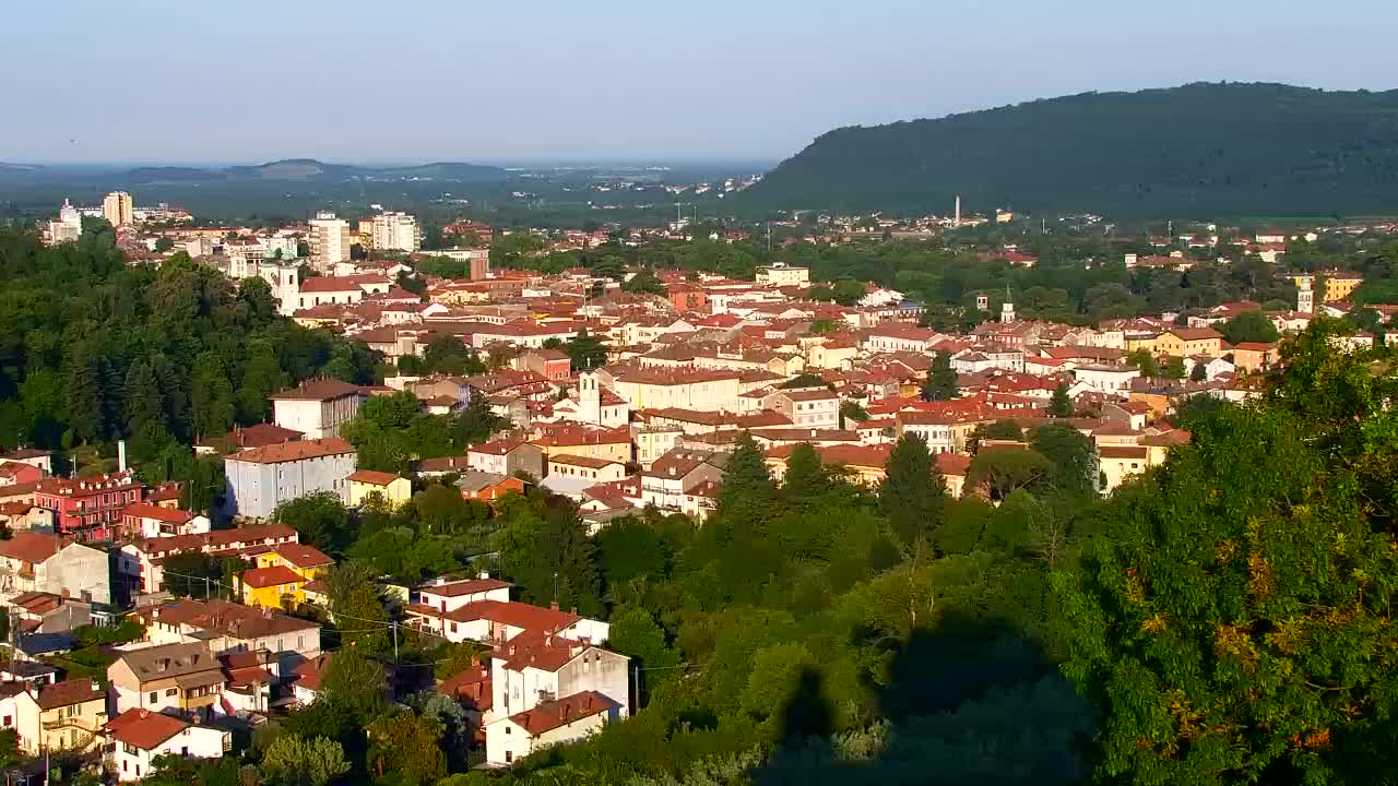 Nova Gorica e Gorizia: Panorama Mozzafiato dal Convento Francescano di Castagnevizza