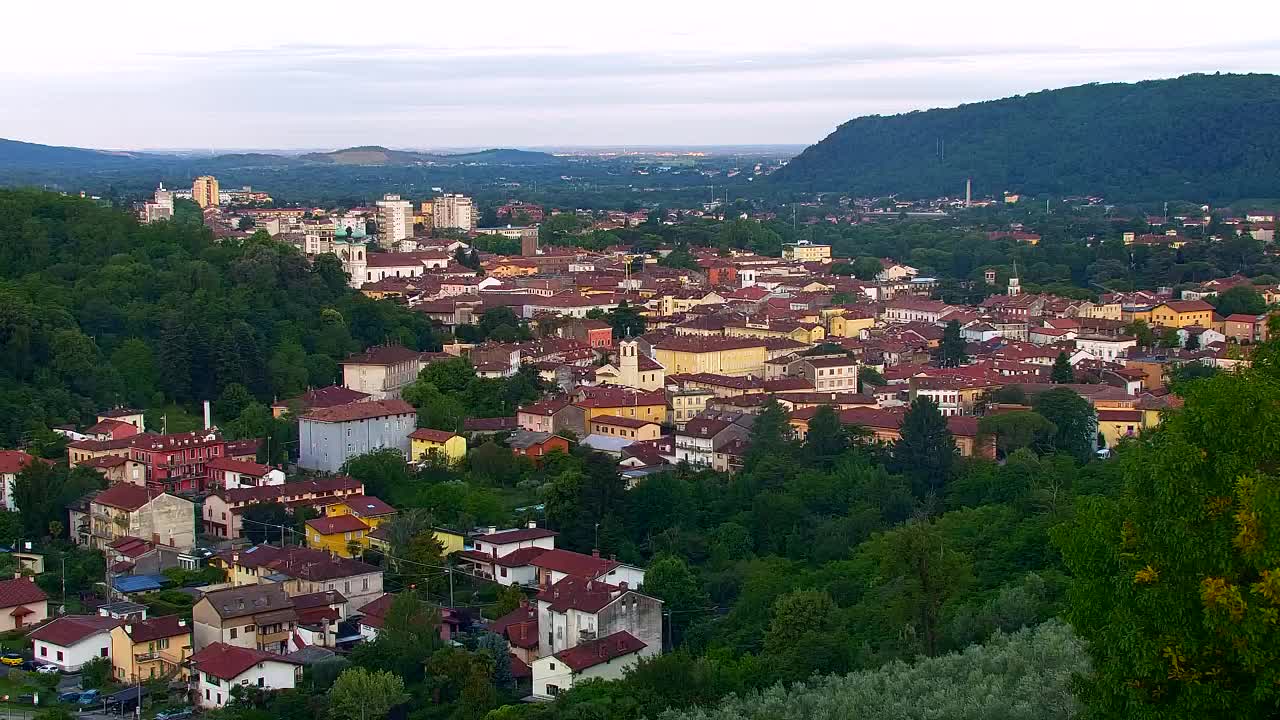 Nova Gorica i Gorica: Prekrasan Pogled iz Franjevačkog Samostana Kostanjevica