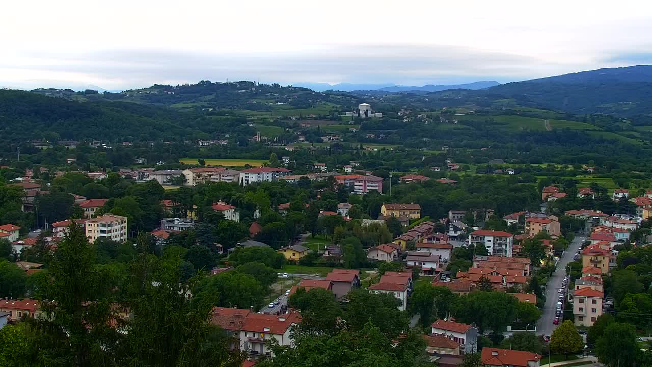 Nova Gorica e Gorizia: Panorama Mozzafiato dal Convento Francescano di Castagnevizza