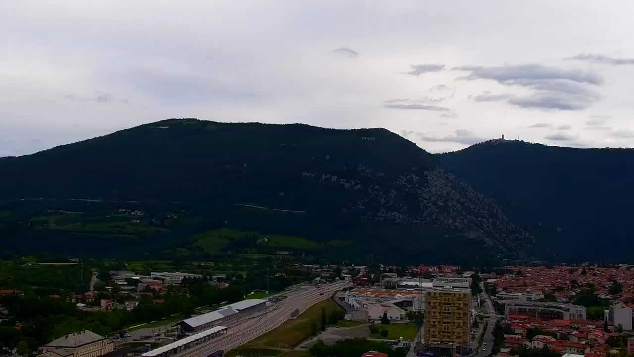 Nova Gorica i Gorica: Prekrasan Pogled iz Franjevačkog Samostana Kostanjevica