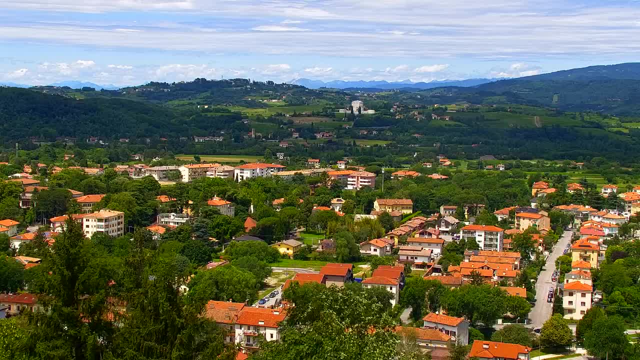 Nova Gorica e Gorizia: Panorama Mozzafiato dal Convento Francescano di Castagnevizza