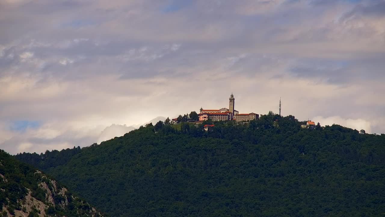 Nova Gorica y Gorizia: Impresionantes Vistas desde el Monasterio Franciscano de Kostanjevica