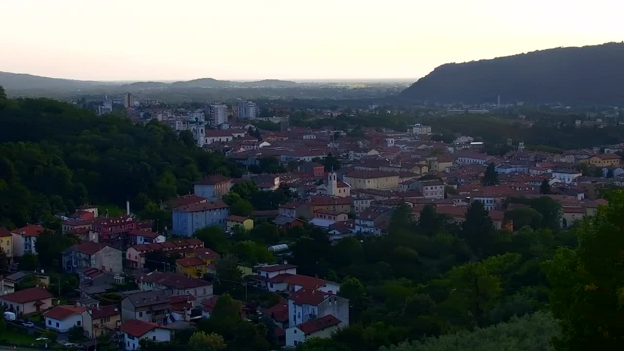 Nova Gorica y Gorizia: Impresionantes Vistas desde el Monasterio Franciscano de Kostanjevica