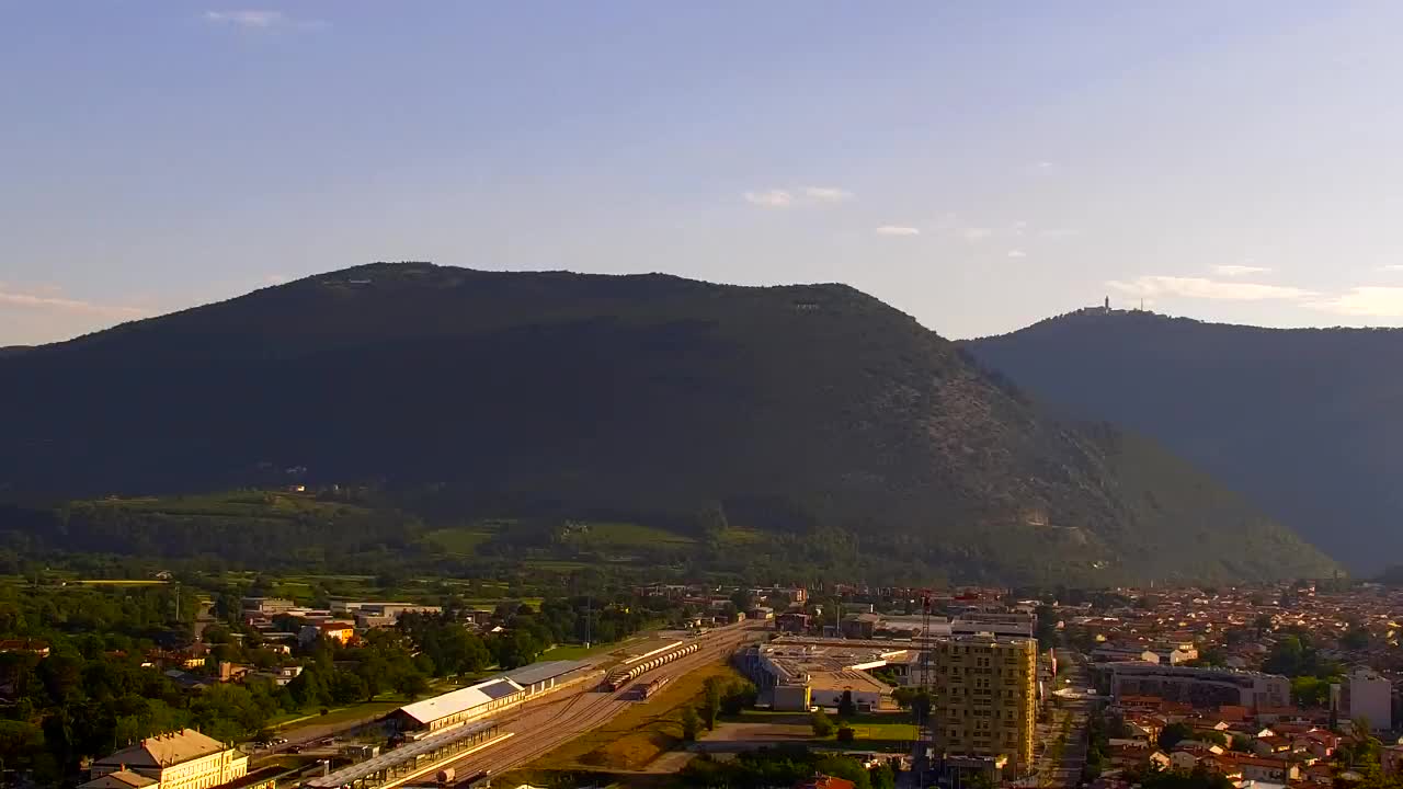 Nova Gorica i Gorica: Prekrasan Pogled iz Franjevačkog Samostana Kostanjevica