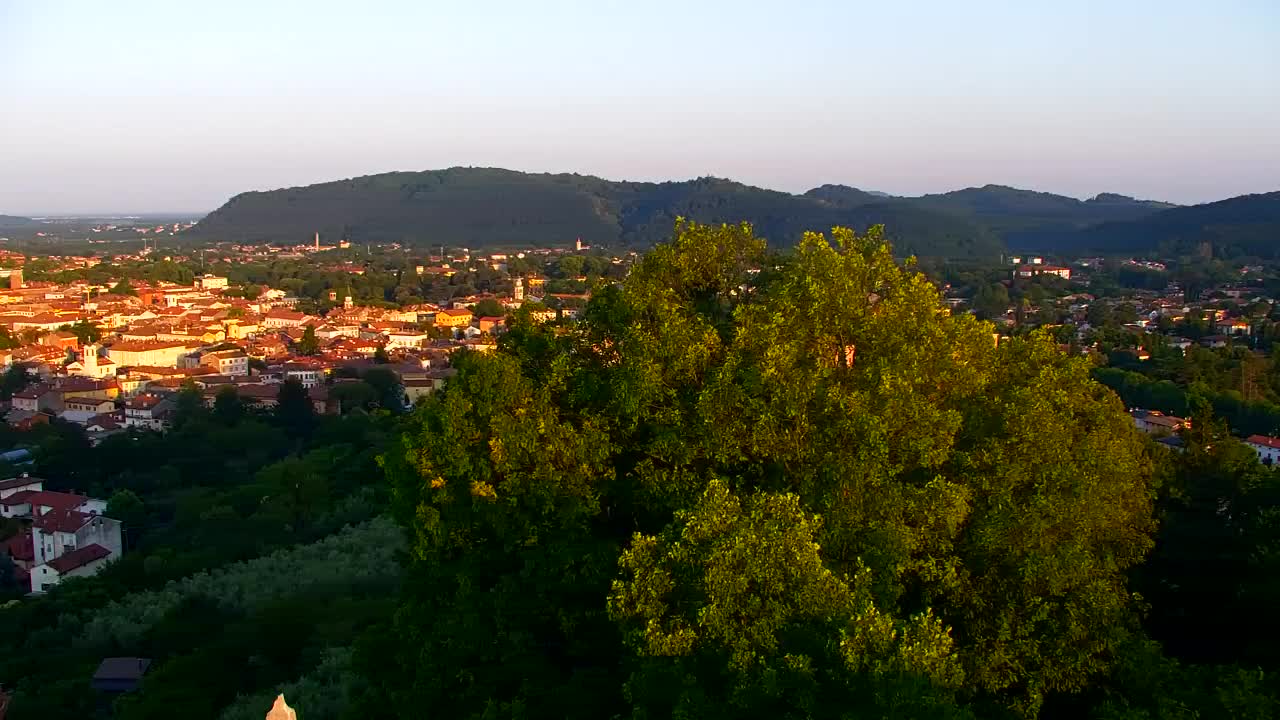 Nova Gorica i Gorica: Prekrasan Pogled iz Franjevačkog Samostana Kostanjevica