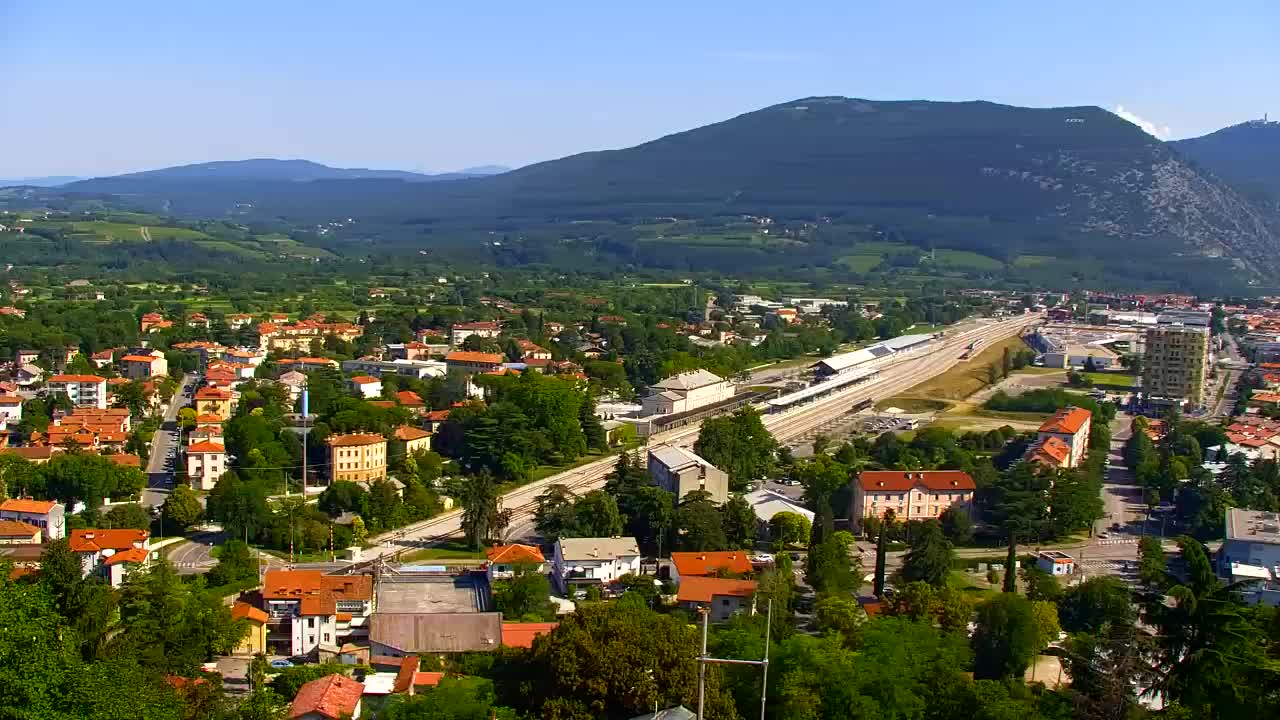 Nova Gorica e Gorizia: Panorama Mozzafiato dal Convento Francescano di Castagnevizza