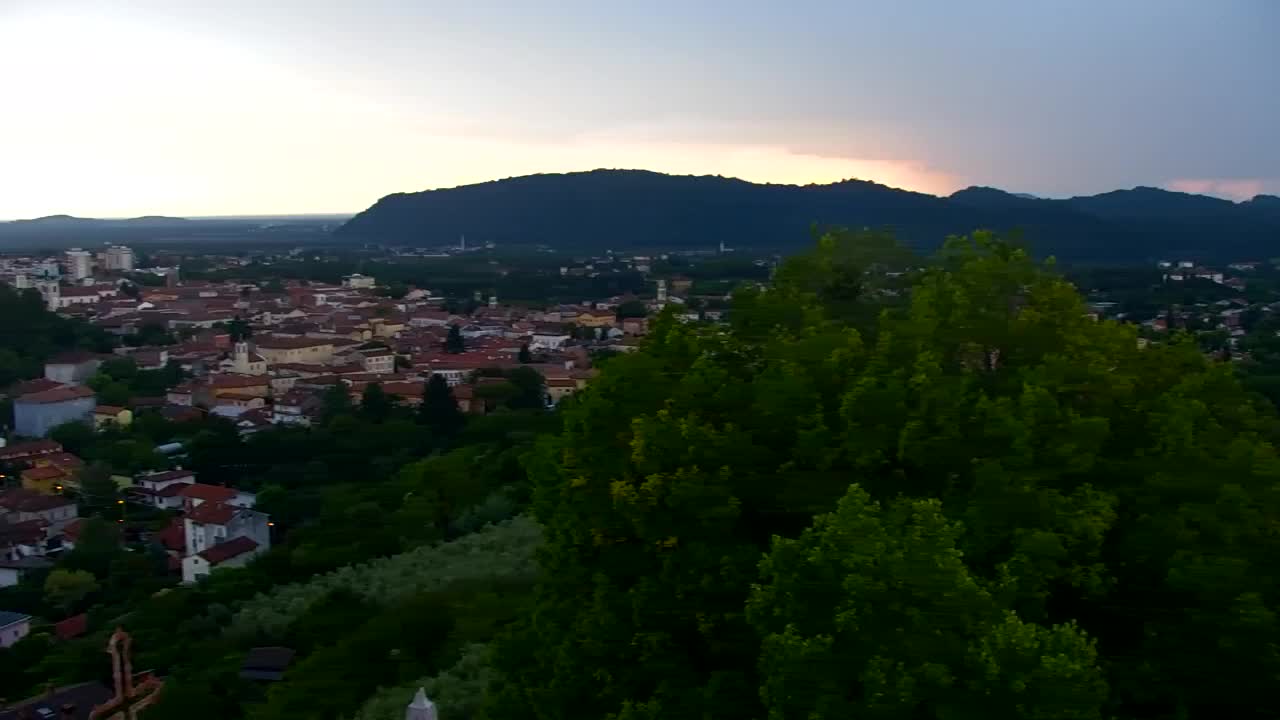 Nova Gorica y Gorizia: Impresionantes Vistas desde el Monasterio Franciscano de Kostanjevica