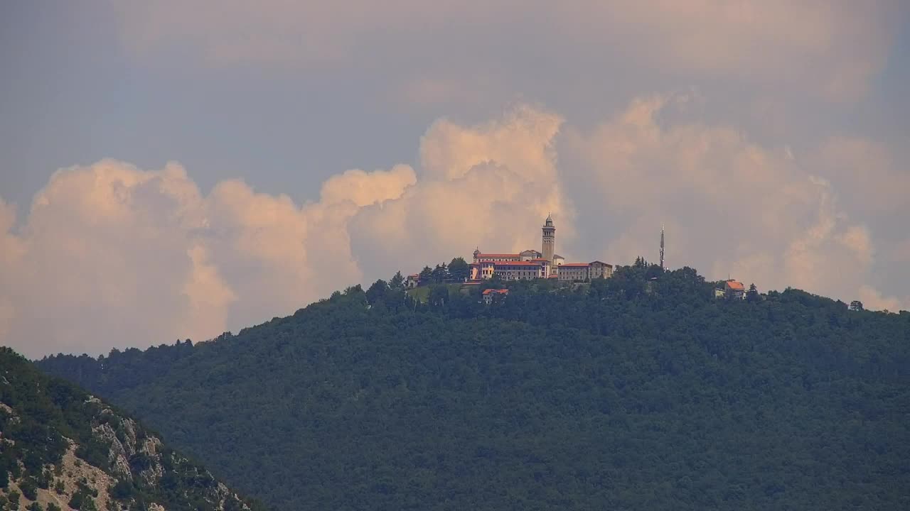 Nova Gorica e Gorizia: Panorama Mozzafiato dal Convento Francescano di Castagnevizza