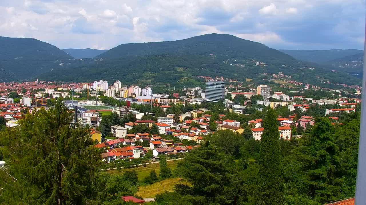 Nova Gorica e Gorizia: Panorama Mozzafiato dal Convento Francescano di Castagnevizza