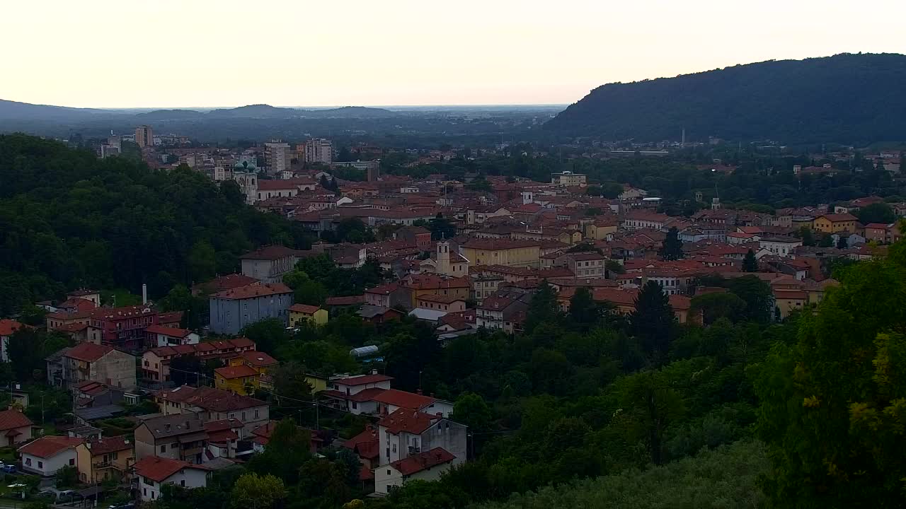 Nova Gorica i Gorica: Prekrasan Pogled iz Franjevačkog Samostana Kostanjevica