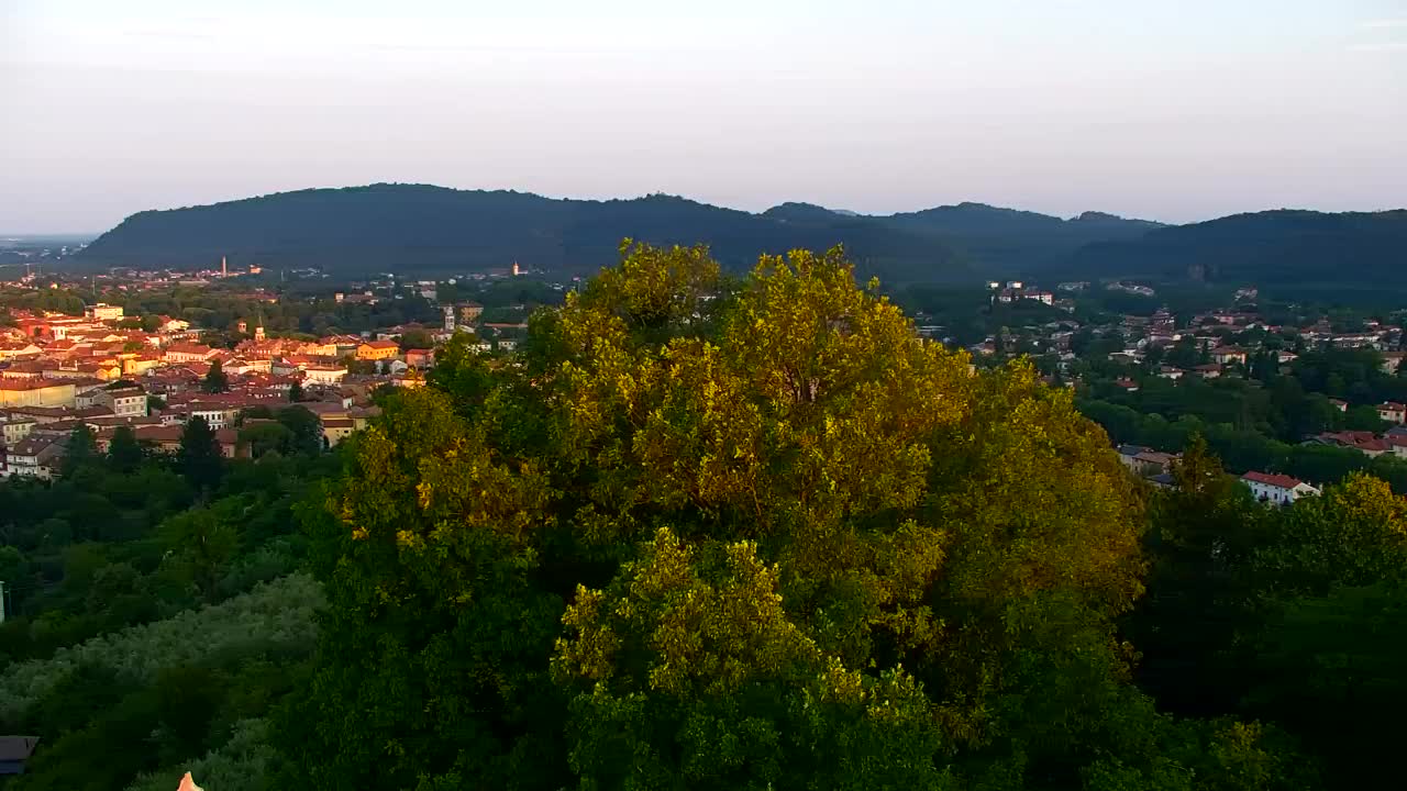Nova Gorica i Gorica: Prekrasan Pogled iz Franjevačkog Samostana Kostanjevica