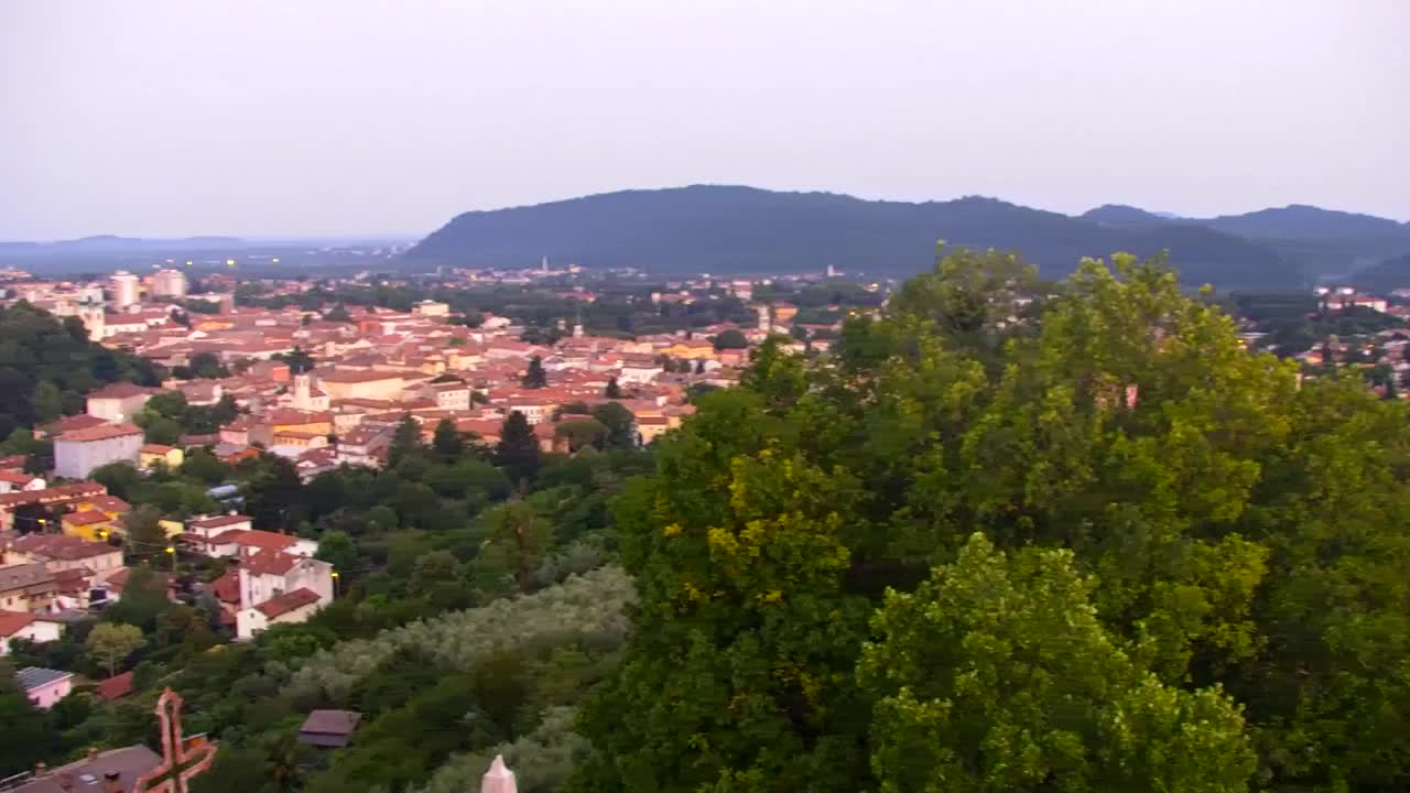 Nova Gorica y Gorizia: Impresionantes Vistas desde el Monasterio Franciscano de Kostanjevica