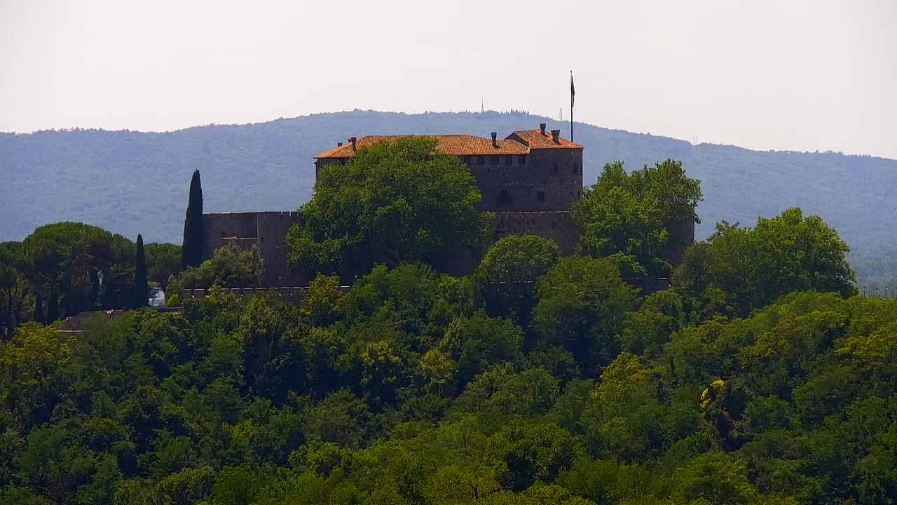 Nova Gorica e Gorizia: Panorama Mozzafiato dal Convento Francescano di Castagnevizza