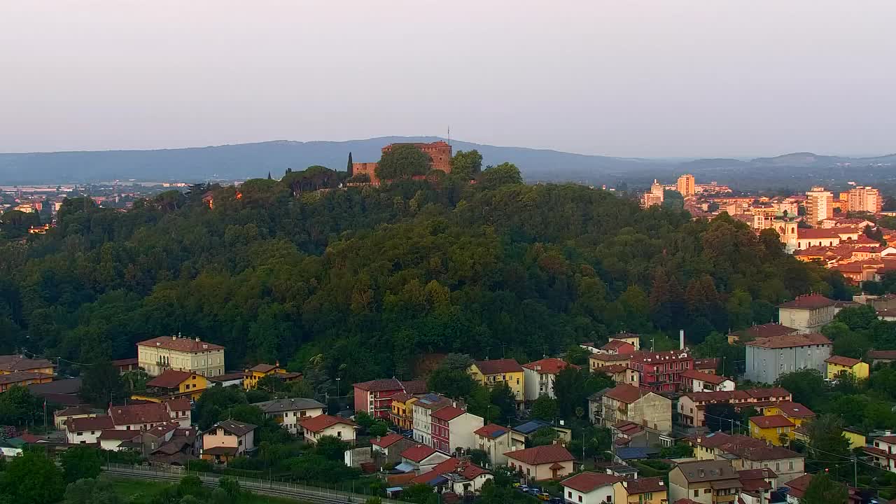 Nova Gorica e Gorizia: Panorama Mozzafiato dal Convento Francescano di Castagnevizza