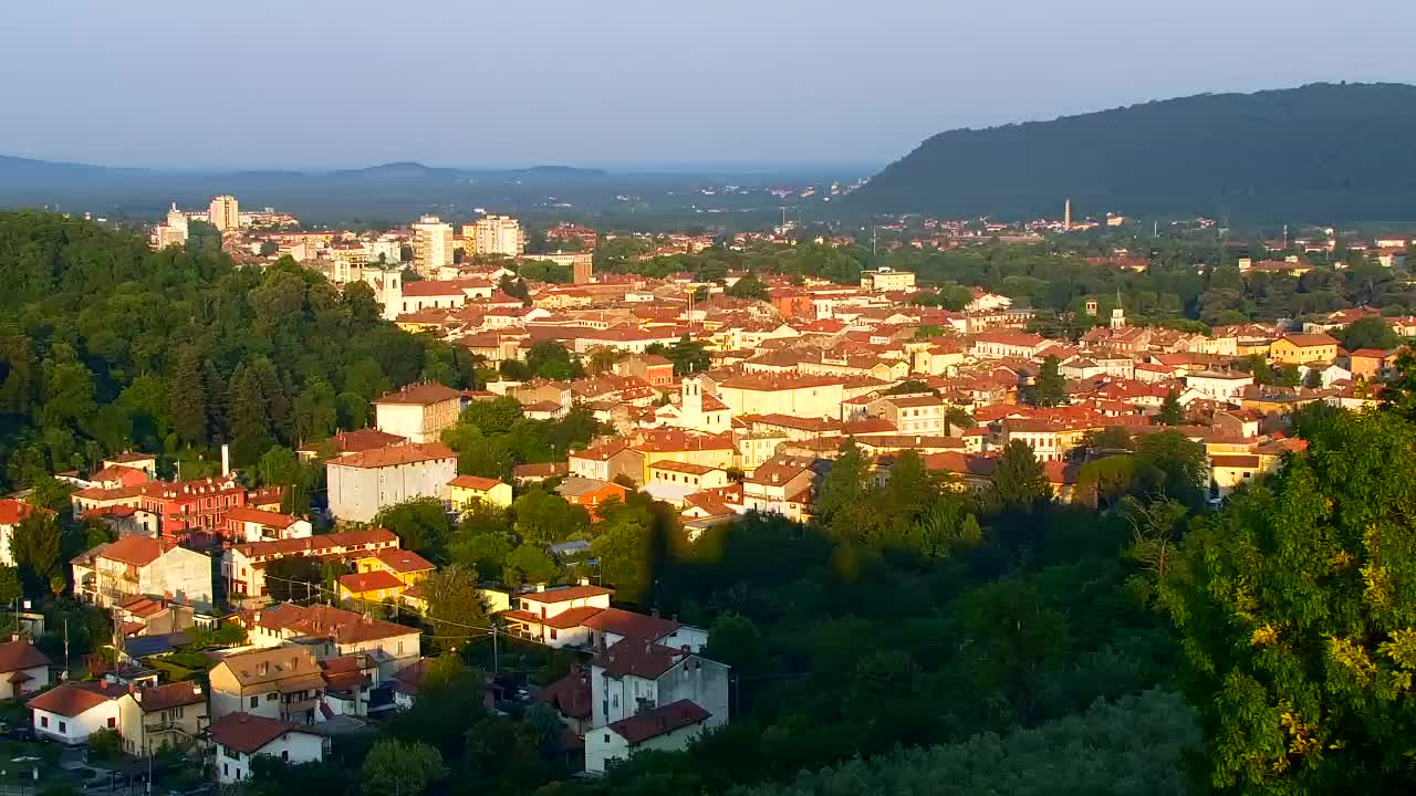 Nova Gorica i Gorica: Prekrasan Pogled iz Franjevačkog Samostana Kostanjevica
