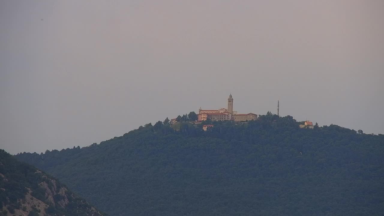 Nova Gorica e Gorizia: Panorama Mozzafiato dal Convento Francescano di Castagnevizza