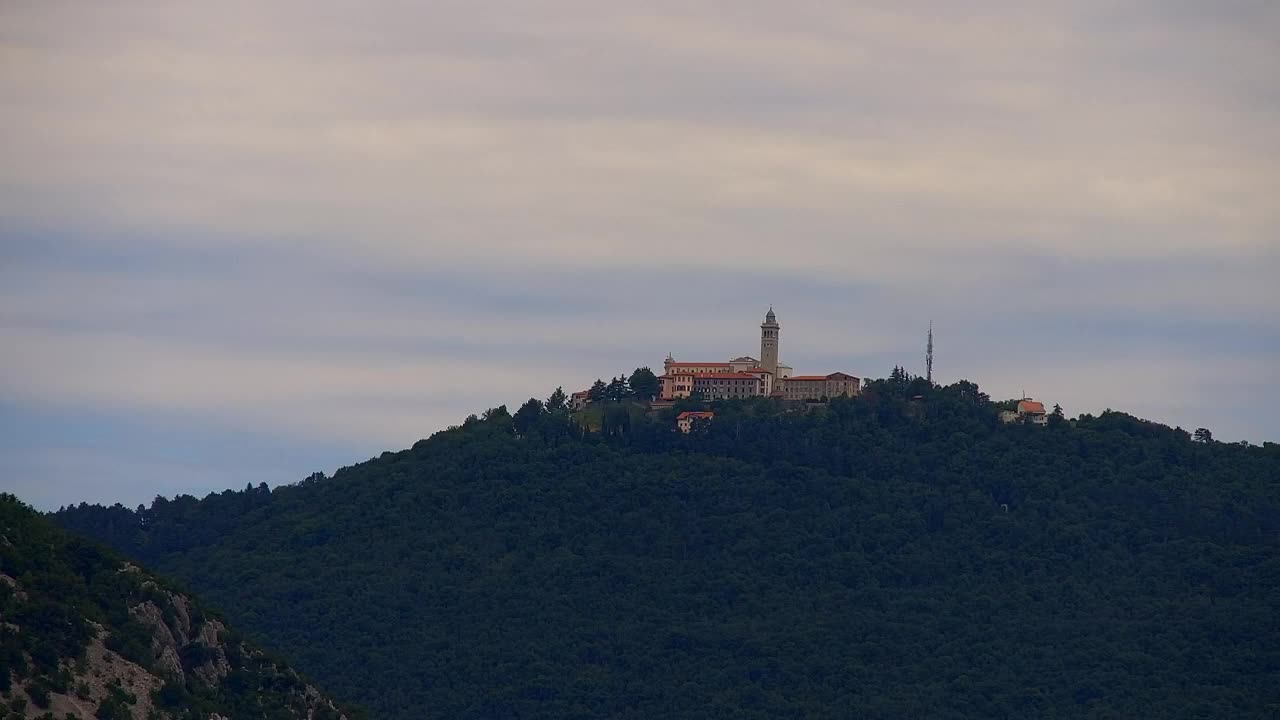 Nova Gorica e Gorizia: Panorama Mozzafiato dal Convento Francescano di Castagnevizza