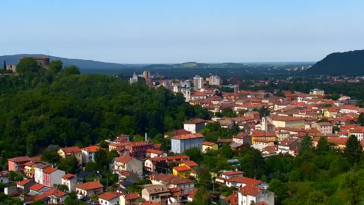 Nova Gorica e Gorizia: Panorama Mozzafiato dal Convento Francescano di Castagnevizza