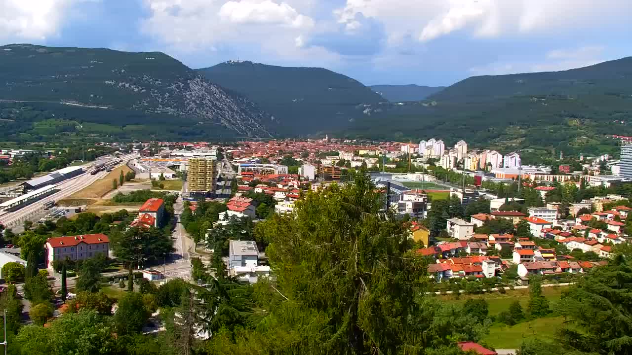 Nova Gorica y Gorizia: Impresionantes Vistas desde el Monasterio Franciscano de Kostanjevica