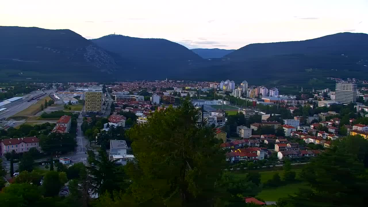 Nova Gorica i Gorica: Prekrasan Pogled iz Franjevačkog Samostana Kostanjevica