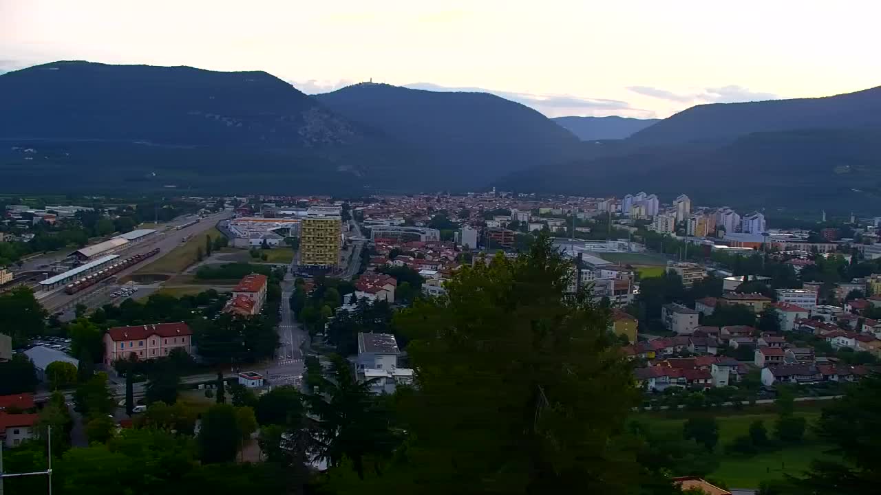 Nova Gorica i Gorica: Prekrasan Pogled iz Franjevačkog Samostana Kostanjevica