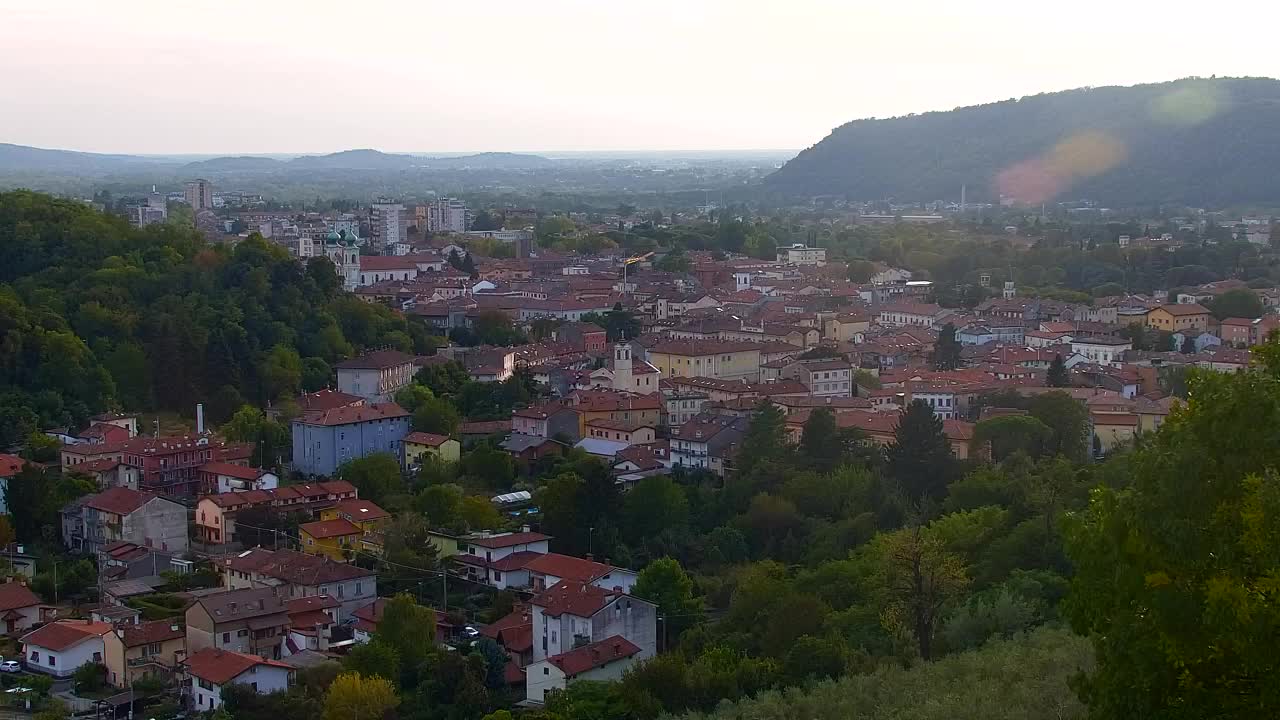 Nova Gorica e Gorizia: Panorama Mozzafiato dal Convento Francescano di Castagnevizza