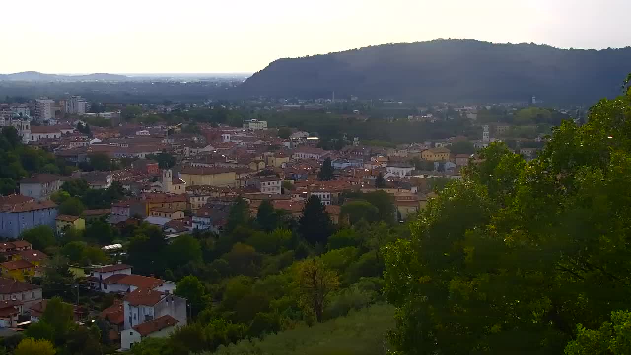 Nova Gorica i Gorica: Prekrasan Pogled iz Franjevačkog Samostana Kostanjevica
