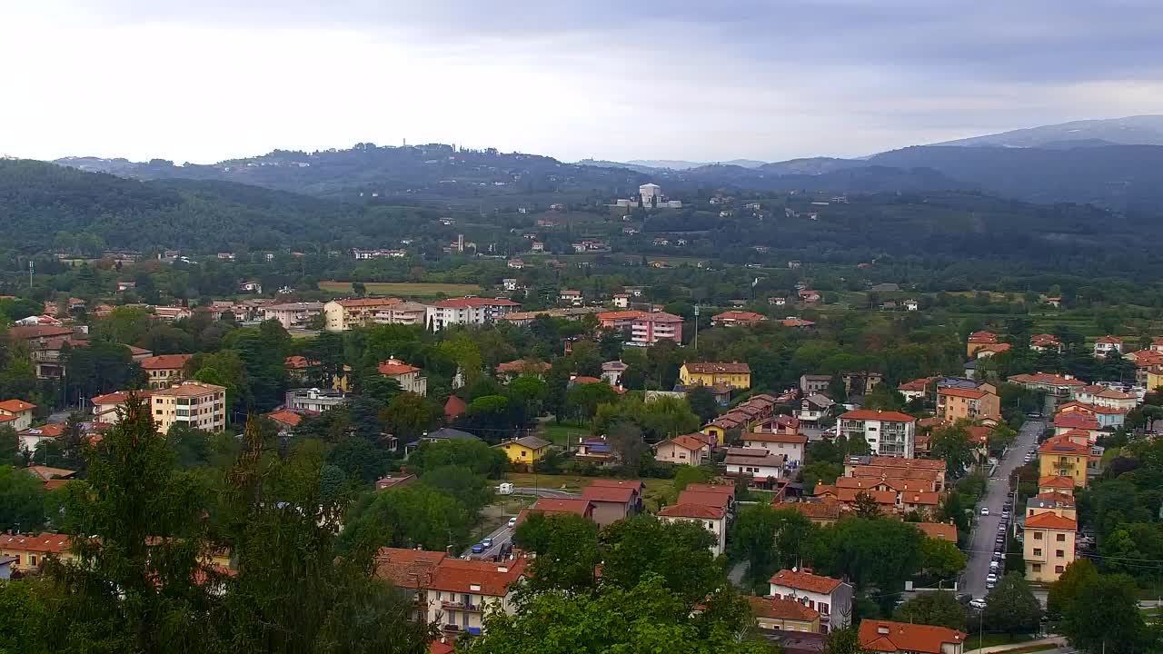 Nova Gorica e Gorizia: Panorama Mozzafiato dal Convento Francescano di Castagnevizza