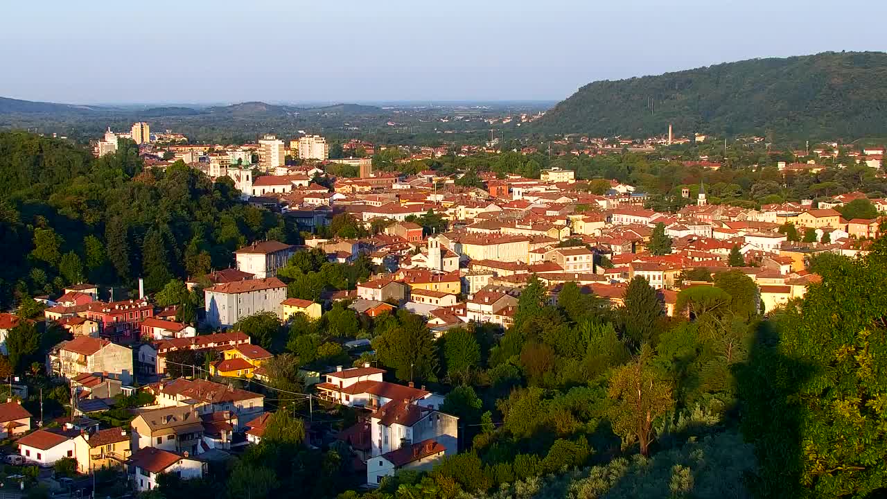 Nova Gorica e Gorizia: Panorama Mozzafiato dal Convento Francescano di Castagnevizza
