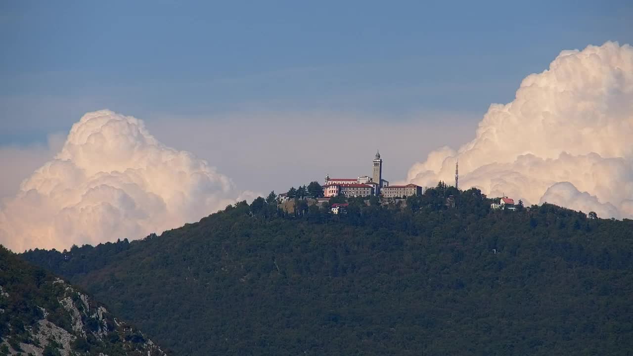 Nova Gorica e Gorizia: Panorama Mozzafiato dal Convento Francescano di Castagnevizza