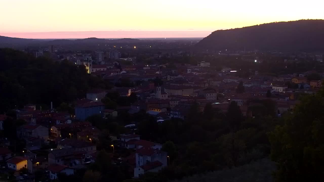 Nova Gorica i Gorica: Prekrasan Pogled iz Franjevačkog Samostana Kostanjevica
