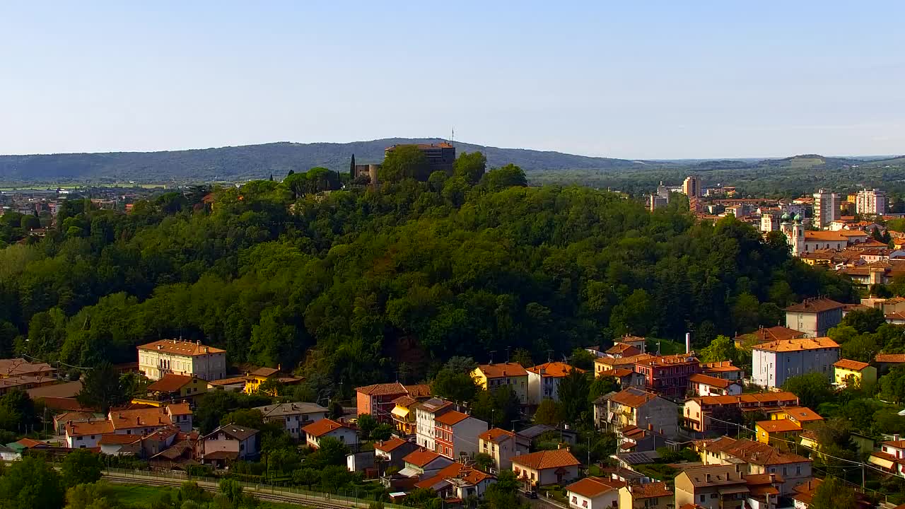Nova Gorica e Gorizia: Panorama Mozzafiato dal Convento Francescano di Castagnevizza