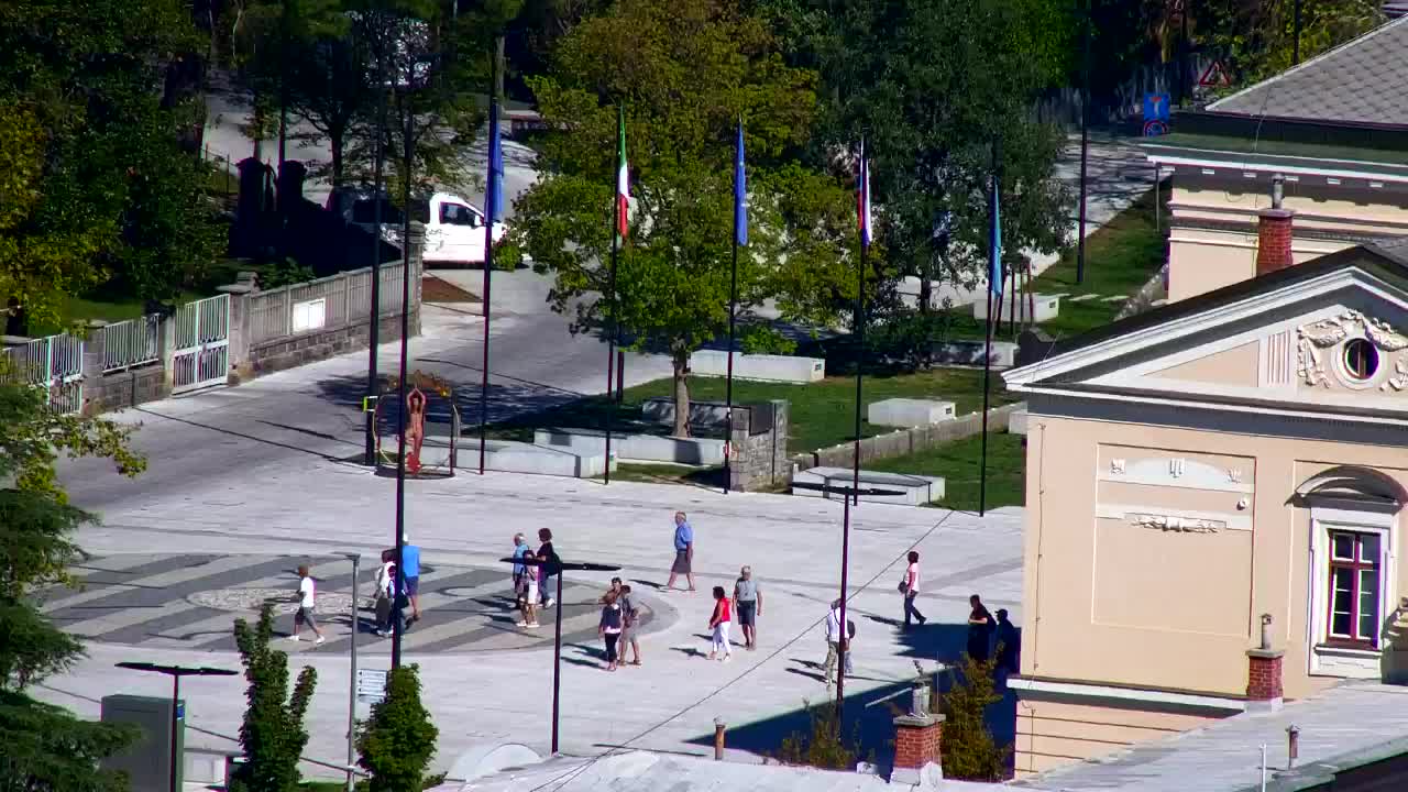 Nova Gorica e Gorizia: Panorama Mozzafiato dal Convento Francescano di Castagnevizza
