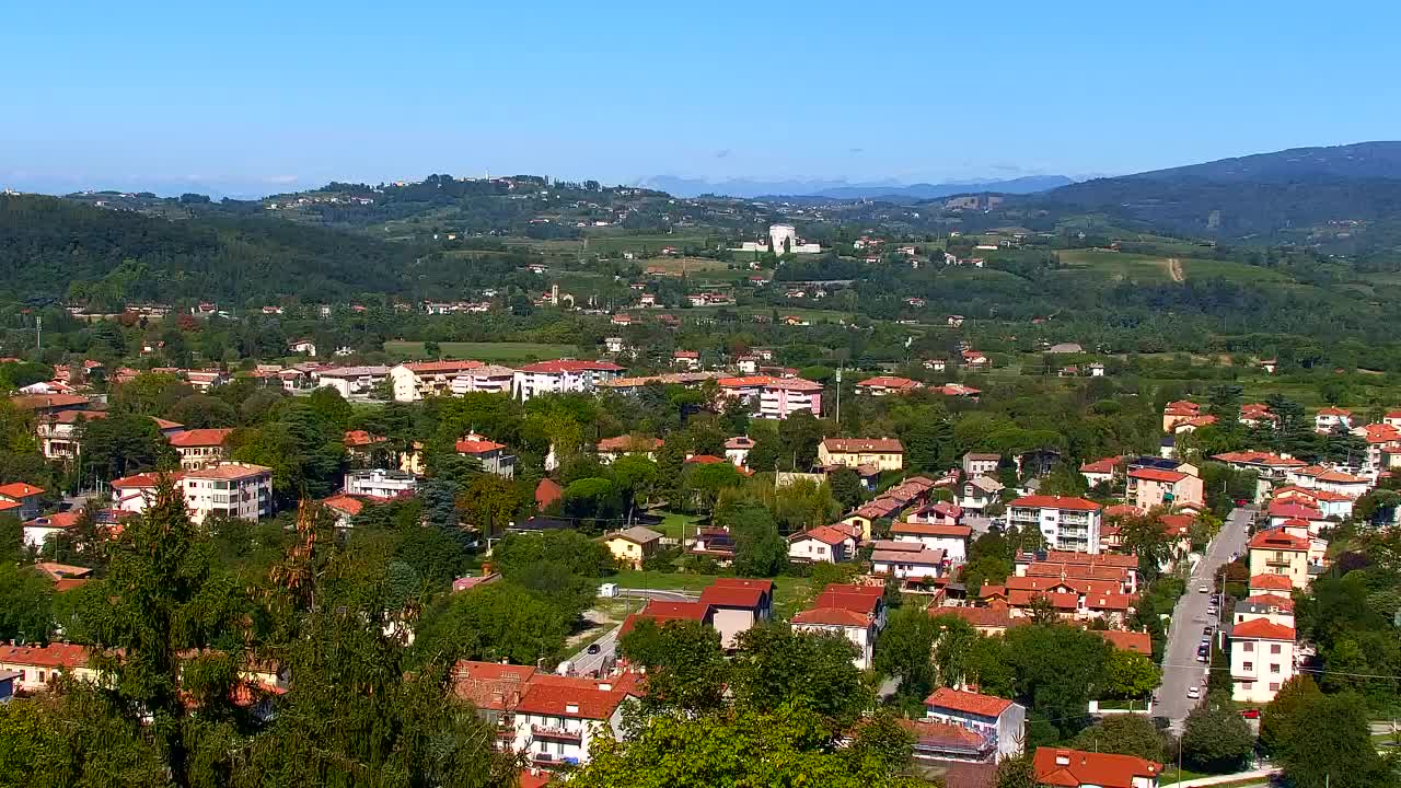 Nova Gorica e Gorizia: Panorama Mozzafiato dal Convento Francescano di Castagnevizza