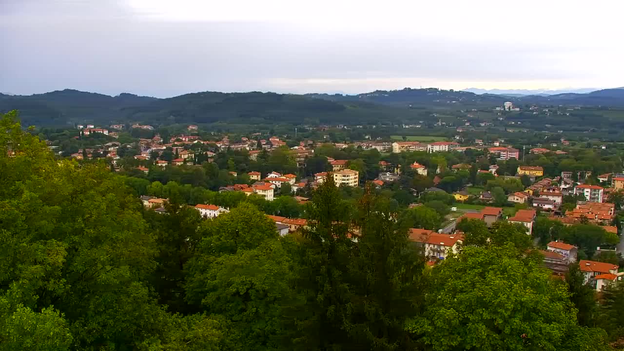 Nova Gorica e Gorizia: Panorama Mozzafiato dal Convento Francescano di Castagnevizza