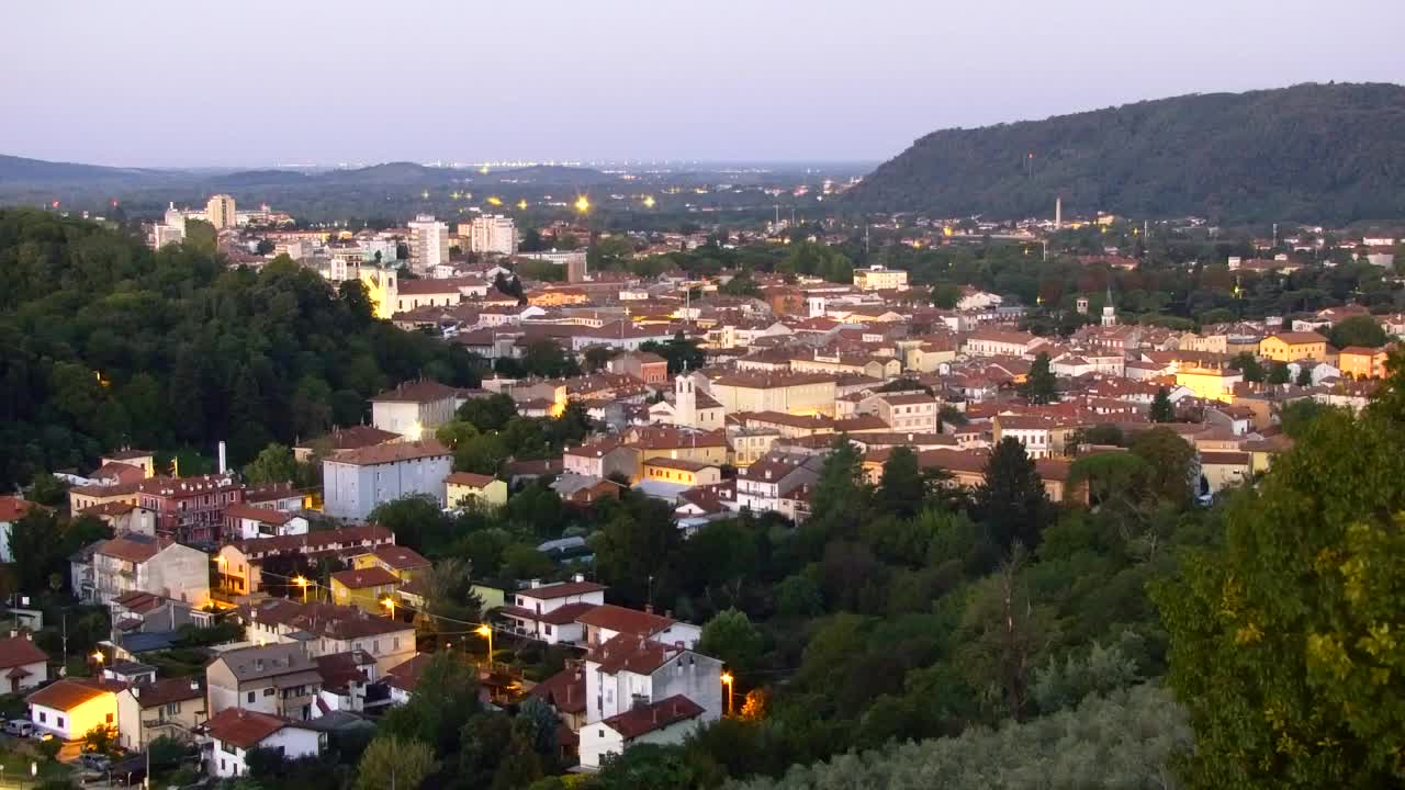 Nova Gorica e Gorizia: Panorama Mozzafiato dal Convento Francescano di Castagnevizza