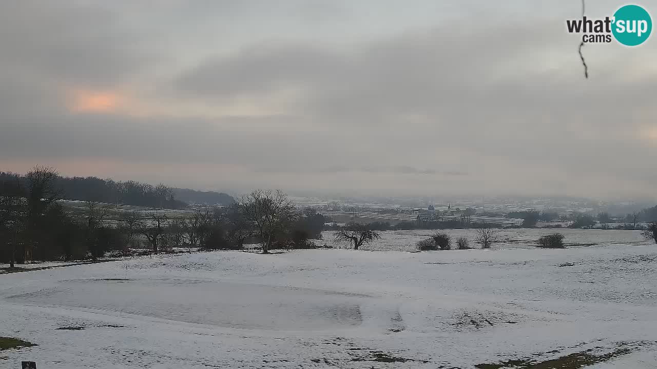 Doživite predivne poglede na Golf Grad Otočec uz web kameru – Terme Krka