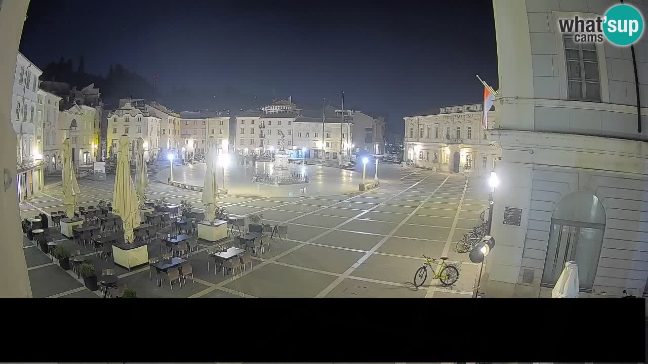 Spletna kamera Piran – Tartinijev trg v živo iz Mestne Kavarne