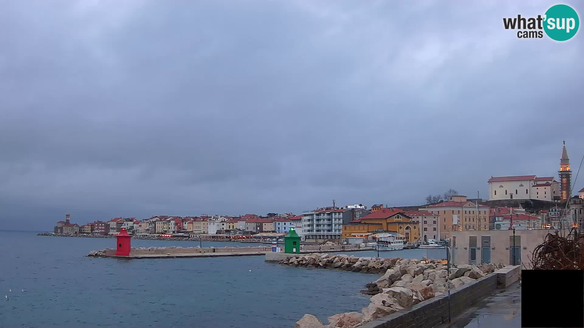 Pirano – vista verso la Punta e il “Mandrač”